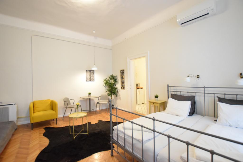 Standard Apartment By Hi5 - Chainbridge Budapest Exterior photo